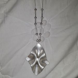 Silvertone Fashion Necklace w/Expandable Chain